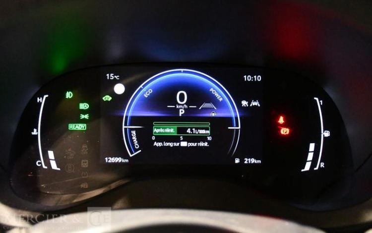 TOYOTA YARIS CROSS ROUGE GY-989-MR