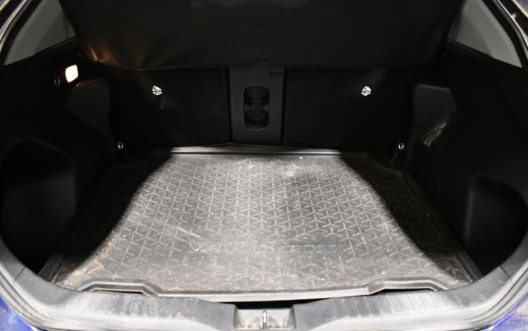 TOYOTA YARIS CROSS BLEU HA-194-NH