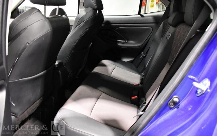 TOYOTA YARIS CROSS BLEU HA-194-NH