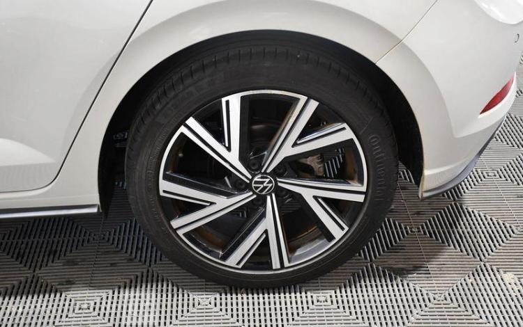VOLKSWAGEN POLO BEIGE HA-244-NP