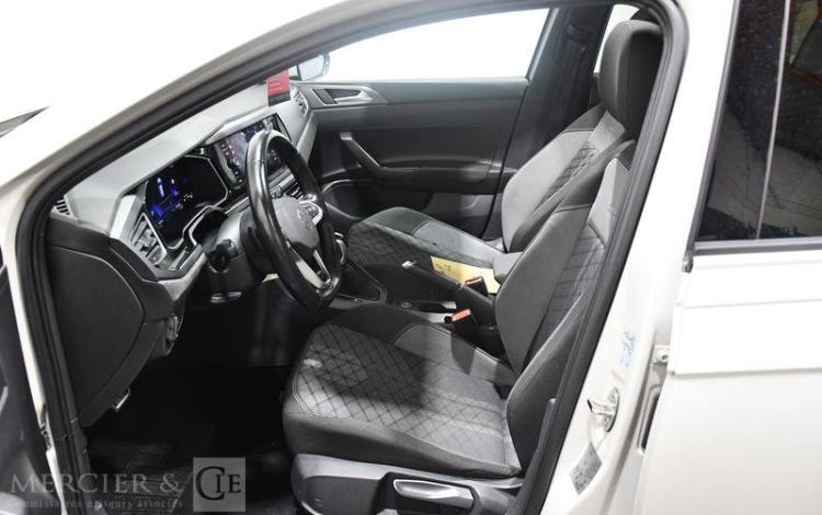 VOLKSWAGEN POLO BEIGE HA-244-NP