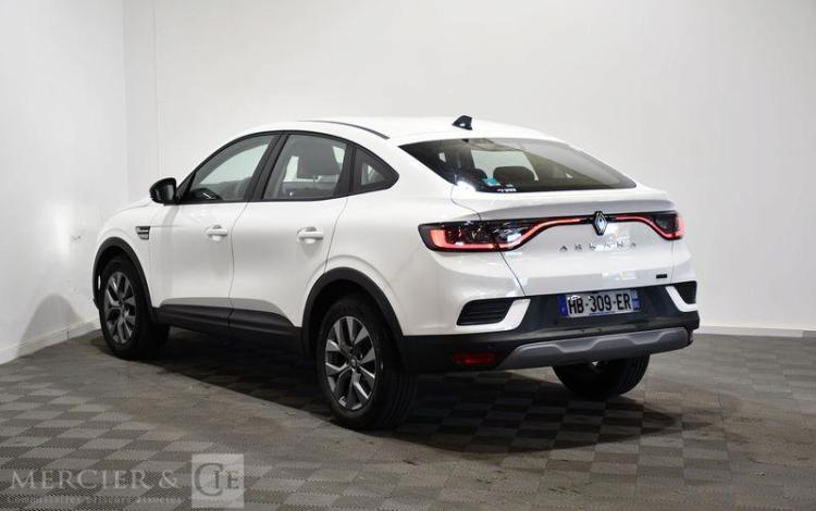 RENAULT ARKANA 1.6 E-TECH 145ch EVOLUTION BVA BLANC HB-309-ER