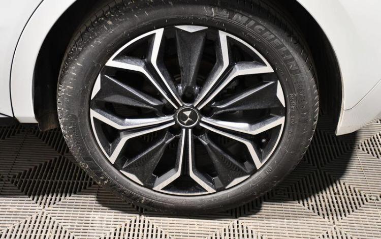 DS DS4 1.5 BLUEHDI 130ch RIVOLI EAT BLANC HB-821-SK