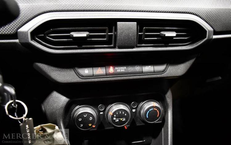 DACIA SANDERO ESSENTIAL SCE 65 GRIS HE-484-EK