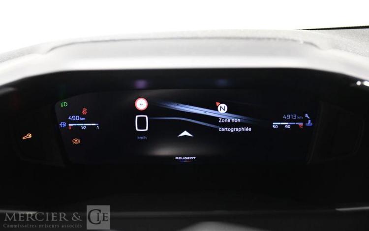 PEUGEOT 208 1.2 PURETECH 100ch ALLURE exportation impossible BLANC MK6295