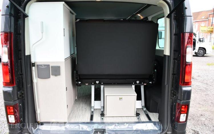 BURSTNER CAMPING-CAR VAN PLAYA LIMITED 2.0 DCI 170ch BVA GRIS HJ-295-JQ