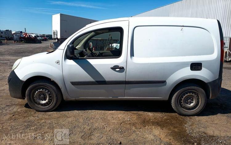 RENAULT KANGOO II Express (VU) 1.5 dCi 70 cv – DIESEL -326107 KMS – ANNEE 2009 BLANC AA-774-GG
