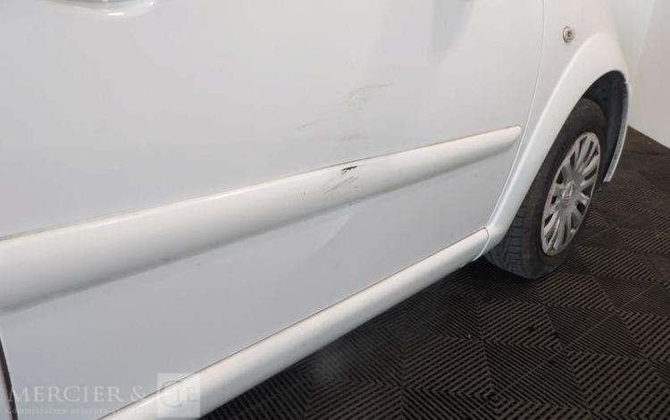 CITROEN C3 GENERATION-I 1.4 HDI 70CH AIRDREAM BLANC AC-414-QF