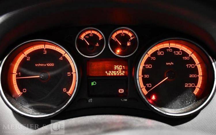 PEUGEOT 308 1.6 HDI 90ch CONFORT PACK BLEU AC-418-QA