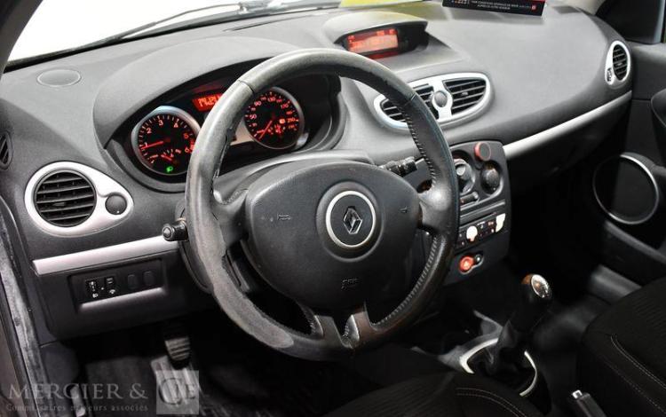RENAULT CLIO Génération III Ph2 NG 1.5 DCi 70CH DYNAMIQUE TOMTOM 115g 3P GRIS AR-049-YP