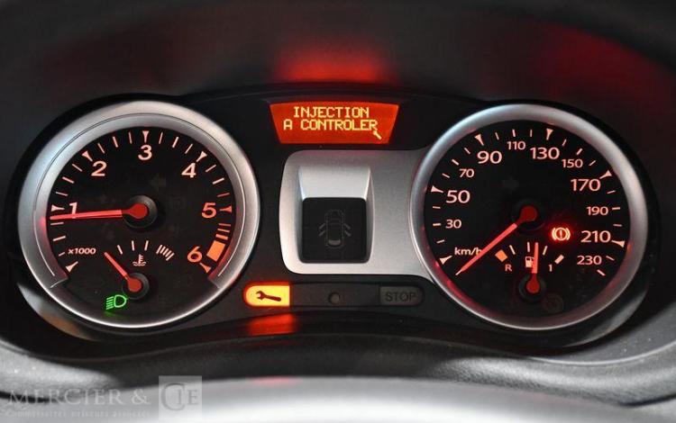RENAULT CLIO Génération III Ph2 NG 1.5 DCi 70CH DYNAMIQUE TOMTOM 115g 3P GRIS AR-049-YP
