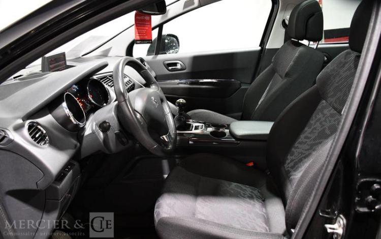 PEUGEOT 3008 1,6 HDI 110 PREMIUM PACK NOIR BE-246-EZ