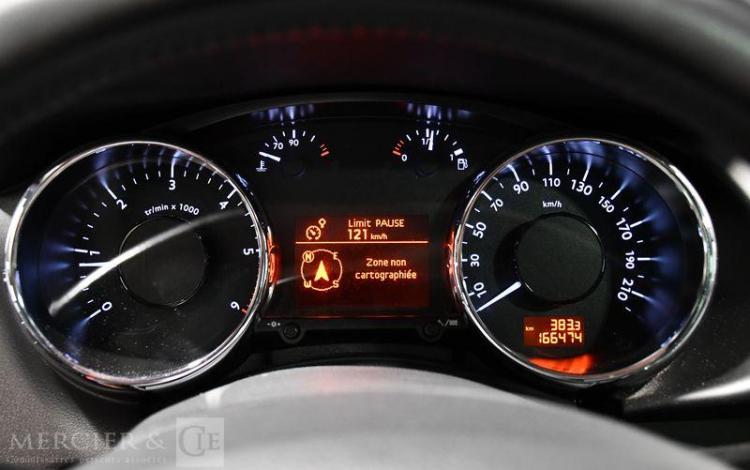 PEUGEOT 3008 1,6 HDI 110 PREMIUM PACK NOIR BE-246-EZ