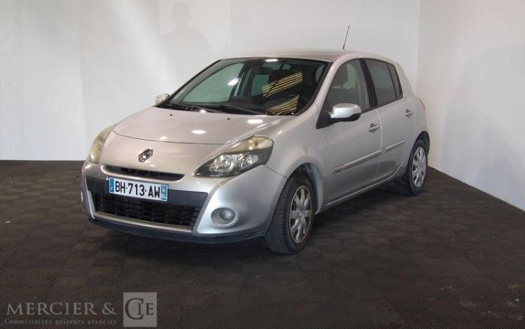 RENAULT CLIO 1.5 DCI 90CH DYNAMIQUE TOMTOM GRIS BH-713-AW