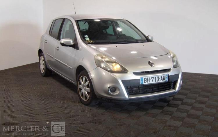 RENAULT CLIO 1.5 DCI 90CH DYNAMIQUE TOMTOM GRIS BH-713-AW
