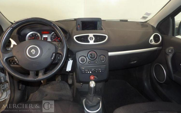 RENAULT CLIO 1.5 DCI 90CH DYNAMIQUE TOMTOM GRIS BH-713-AW