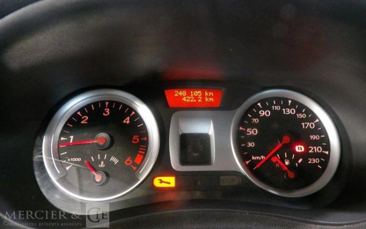 RENAULT CLIO 1.5 DCI 90CH DYNAMIQUE TOMTOM GRIS BH-713-AW