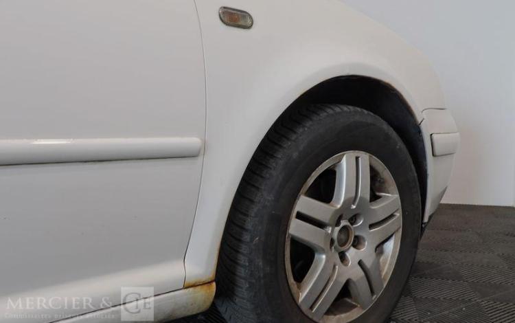 VOLKSWAGEN GOLF 1.9 TDI 130 4MOTION BLANC BR-744-FL
