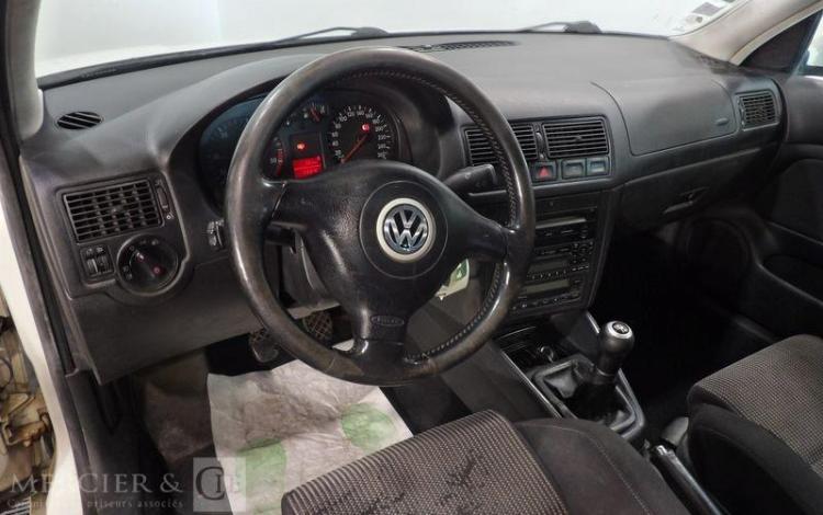 VOLKSWAGEN GOLF 1.9 TDI 130 4MOTION BLANC BR-744-FL
