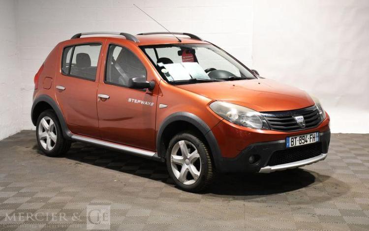 DACIA SANDERO STEPWAY 1.5 DCI 90ch BORDEAUX BT-894-FH