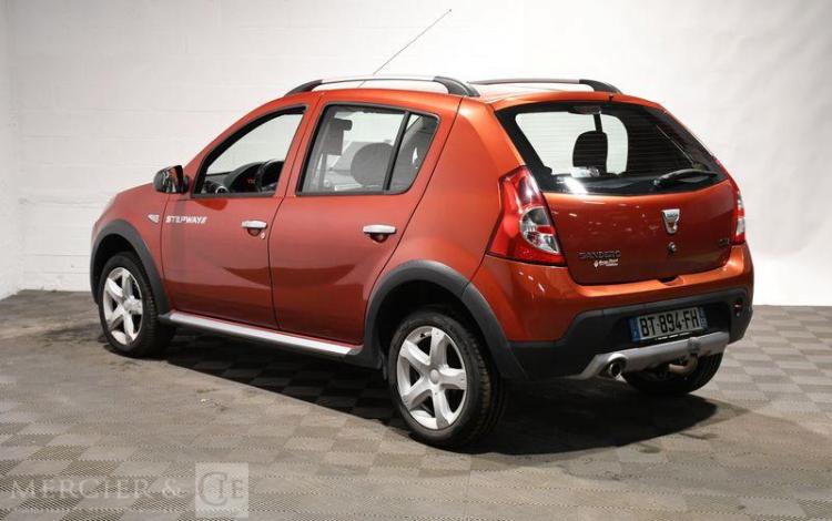 DACIA SANDERO STEPWAY 1.5 DCI 90ch BORDEAUX BT-894-FH