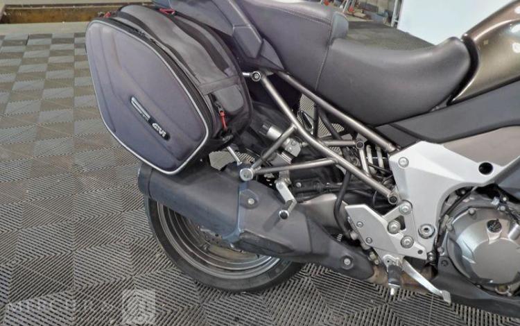 KAWASAKI MOTO VERSYS 1000 GRIS CE-055-DB