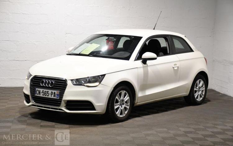 AUDI A1 ATTRACTION 1,6 TDI 90 vente à pro uniquement car immo police BLANC CN-565-PA