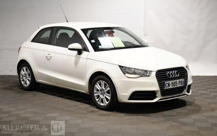 AUDI A1 ATTRACTION 1,6 TDI 90 vente à pro uniquement car immo police BLANC CN-565-PA