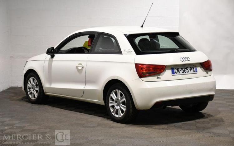 AUDI A1 ATTRACTION 1,6 TDI 90 vente à pro uniquement car immo police BLANC CN-565-PA