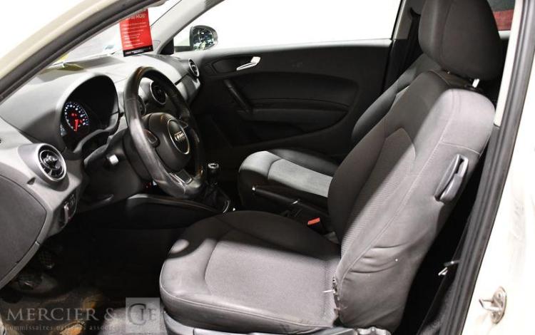 AUDI A1 ATTRACTION 1,6 TDI 90 vente à pro uniquement car immo police BLANC CN-565-PA