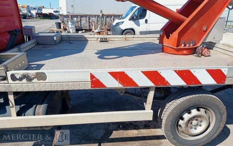 IVECO DAILY 35S AVEC NACELLE MULTITEL MX170 17M – 3391 HEURES – 75949 KMS – ANNEE 2013 ROUGE CY-352-KD