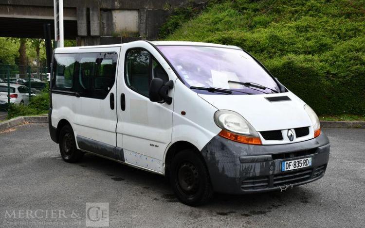 RENAULT TRAFIC L1H1 COMBI 2.0 120CH BLANC DF-835-RD