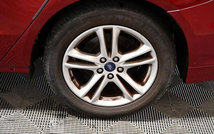 FORD MONDEO ROUGE DY-095-RG