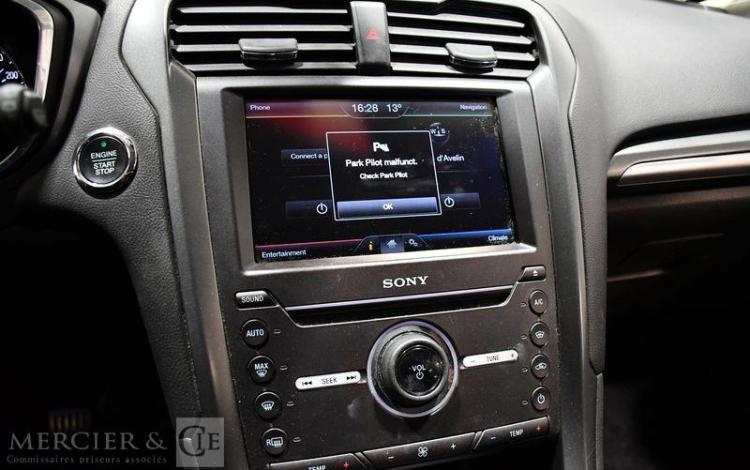FORD MONDEO ROUGE DY-095-RG