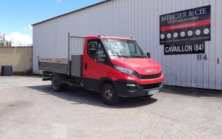 IVECO 35C13 CAMION BENNE ROUGE EB-373-DQ