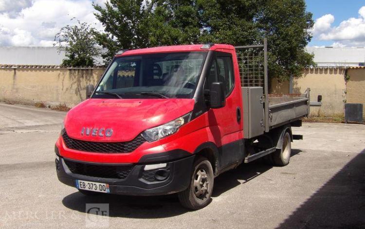 IVECO 35C13 CAMION BENNE ROUGE EB-373-DQ