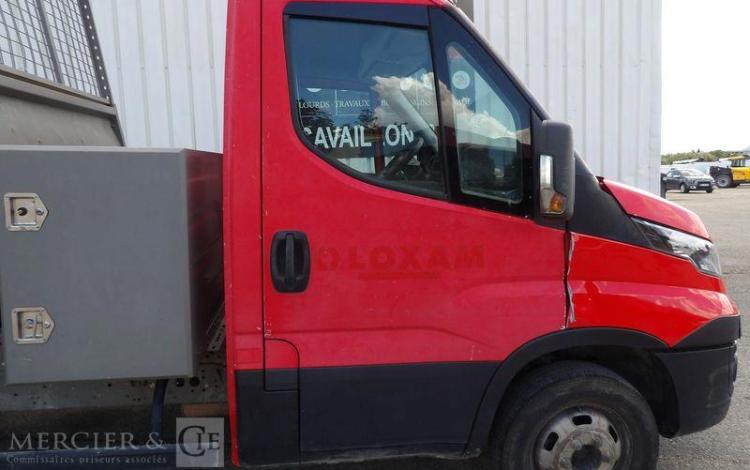 IVECO 35C13 CAMION BENNE ROUGE EB-373-DQ