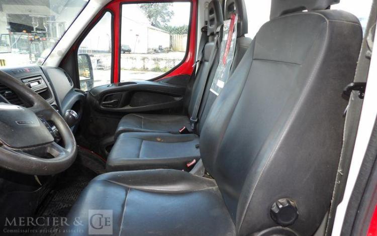 IVECO 35C13 CAMION BENNE ROUGE EB-373-DQ