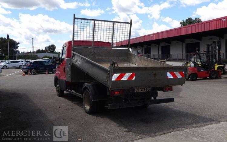 IVECO 35C13 CAMION BENNE ROUGE EB-373-DQ
