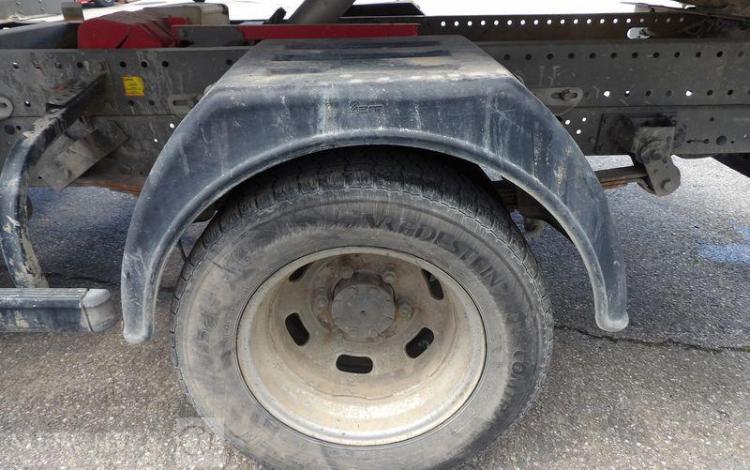 IVECO 35C13 CAMION BENNE ROUGE EB-373-DQ