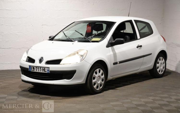 RENAULT CLIO 1,5 DCI BLANC EB-711-HL