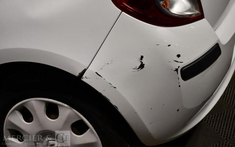 RENAULT CLIO 1,5 DCI BLANC EB-711-HL