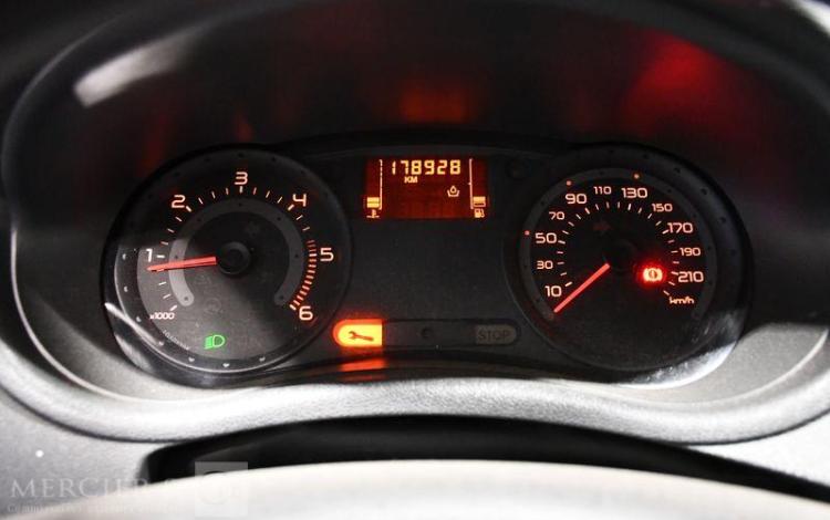 RENAULT CLIO 1,5 DCI BLANC EB-711-HL