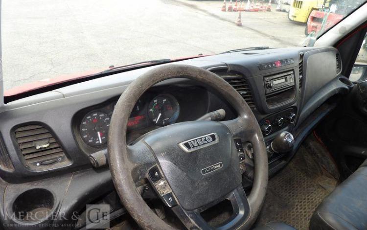 IVECO 35C13 BENNE SIMPLE CABINE COFFRE ROUGE EC-440-NG