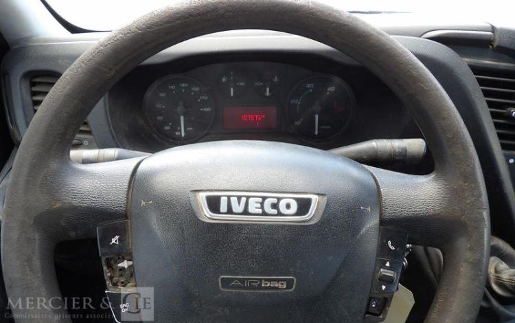 IVECO 35C13 BENNE SIMPLE CABINE COFFRE ROUGE EC-440-NG