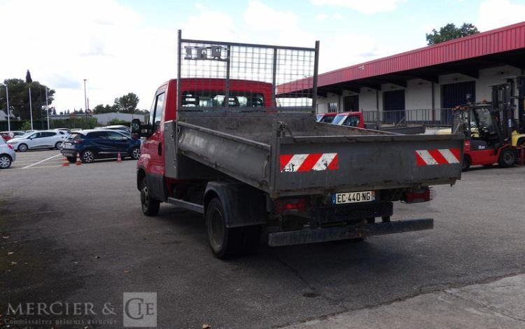 IVECO 35C13 BENNE SIMPLE CABINE COFFRE ROUGE EC-440-NG