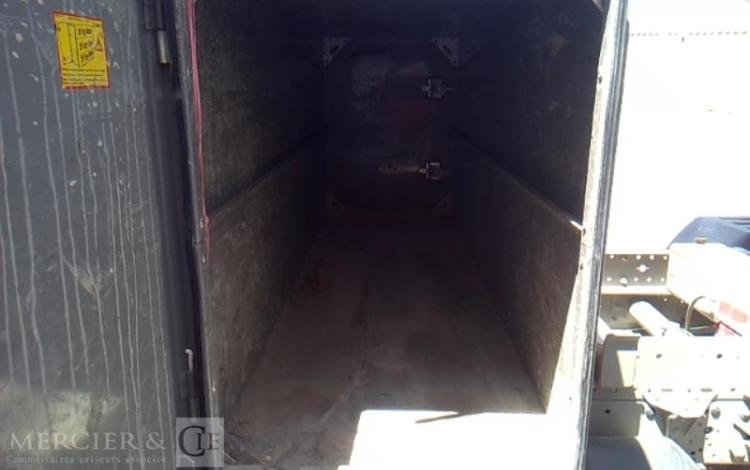 IVECO 35-130  BENNE SIMPLE CABINE COFFRE AN2016 ROUGE EC-475-QG