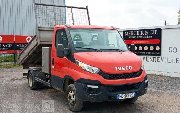 IVECO IS35 BENNE SIMPLE CABINE COFFRE IVECO 35C13  EC-943-PB
