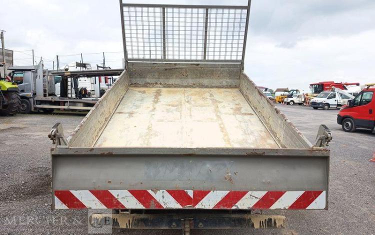 IVECO IS35 BENNE SIMPLE CABINE COFFRE IVECO 35C13  EC-943-PB