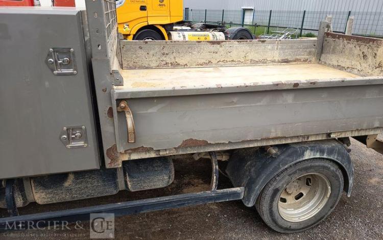 IVECO IS35 BENNE SIMPLE CABINE COFFRE IVECO 35C13  EC-943-PB
